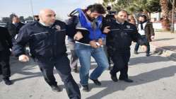 Polisin elinden kaçan cezaevi firarisi adliyeyi birbirine kattı