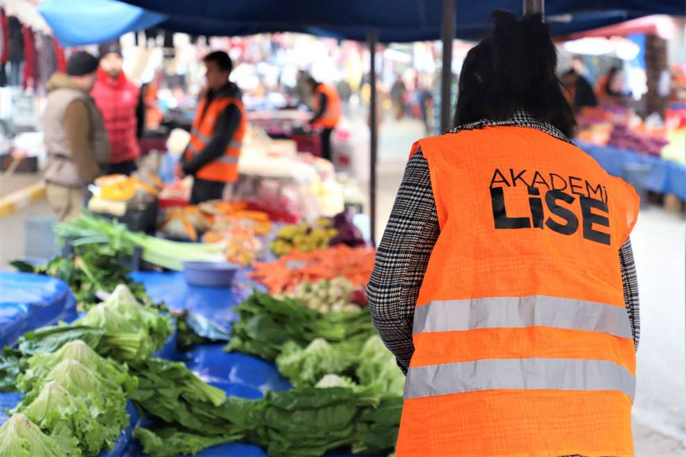 Akademi Lise öğrencilerden empati örneği