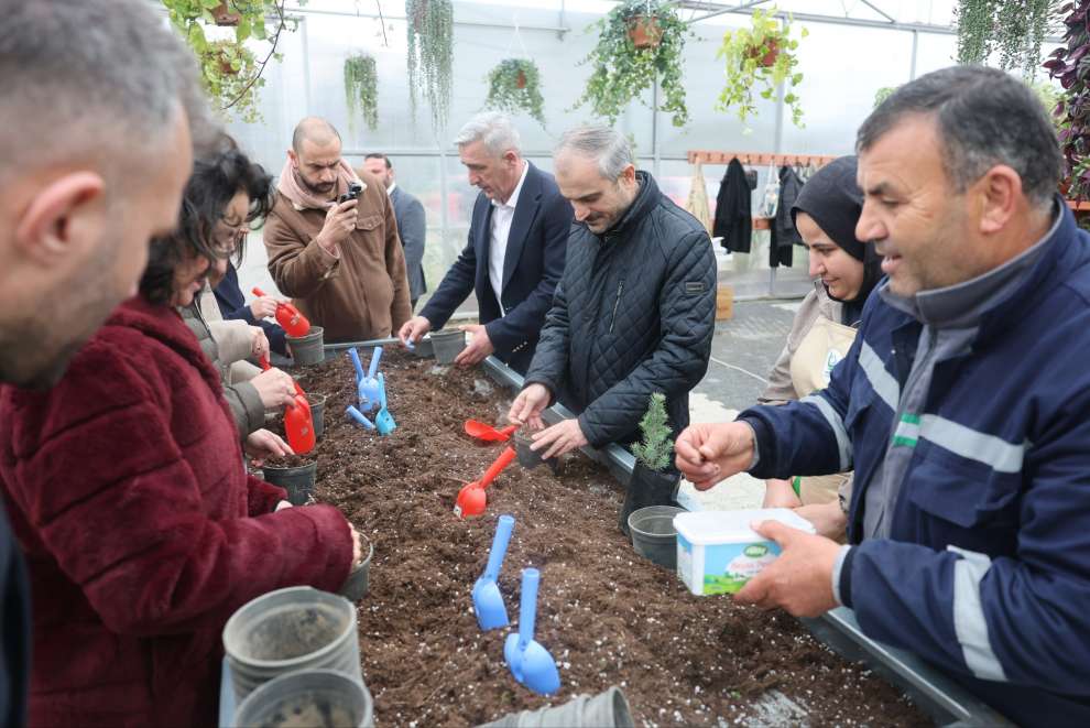 Bahçem Çayırova'da 'Toprak ve Sanat' atölyesi etkinliği gerçekleştirildi