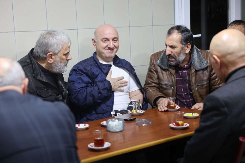 Başkan Bıyık, vatandaşlara lokma ikramında bulundu