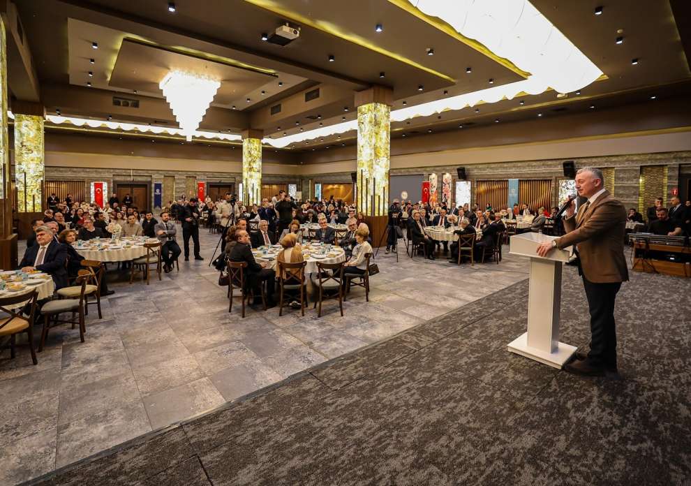 Başkan Büyükakın: “Ülkemizin geleceğini inşa ediyorsunuz”