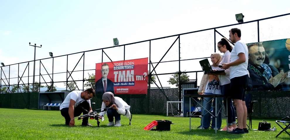 Başkan Büyükakın’dan teknolojiyarışındaki gençlere tam destek