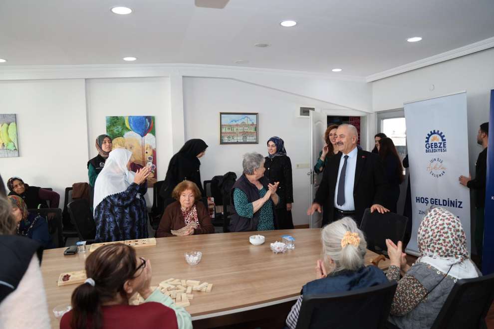Başkan Büyükgöz, Barış Mahallesi’nde Huzurevi Sakinleriyle Bir Araya Geldi