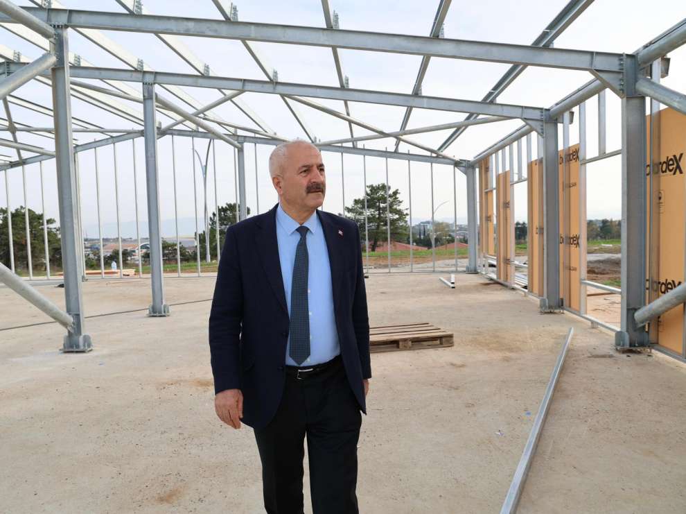 Başkan Büyükgöz Geçici Kaymakamlık Binasını İnceledi