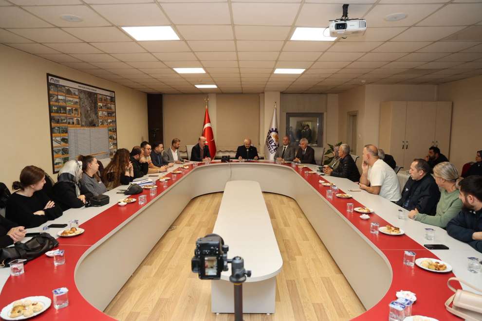 Başkan Büyükgöz, Yıldız Apartmanı Mülk Sahipleriyle Bir Araya Geldi