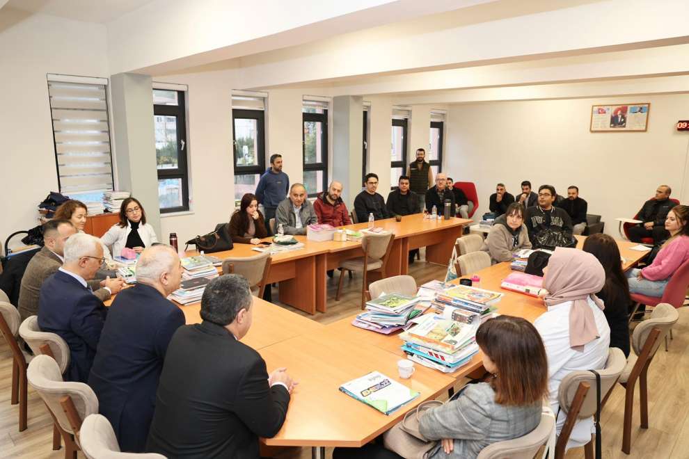 Başkan Büyükgöz ve kaymakam özyiğit'ten okul ziyareti