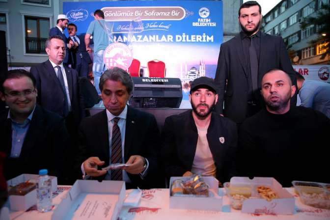 Benzema, Fatihte iftar progrmına katıldı