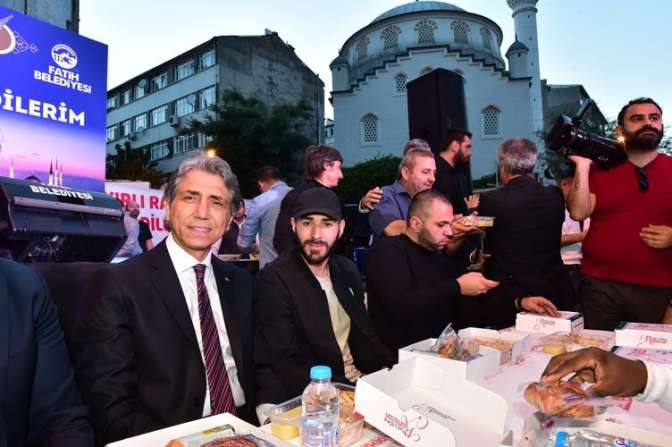 Benzema, Fatihte iftar progrmına katıldı