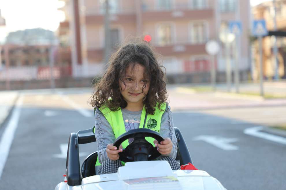 Bilgievleri öğrencileri trafik eğitim parkında