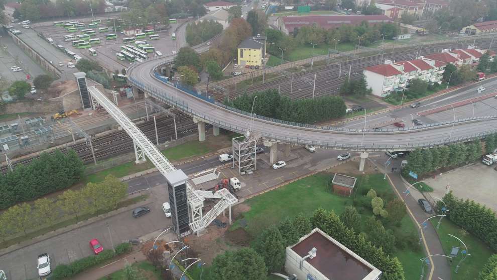 Bilim Merkezi üstgeçidi gün sayıyor