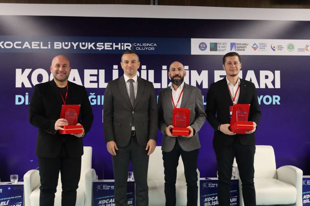 Bilişim Fuarı’nda geleceğin teknolojileri konuşuldu