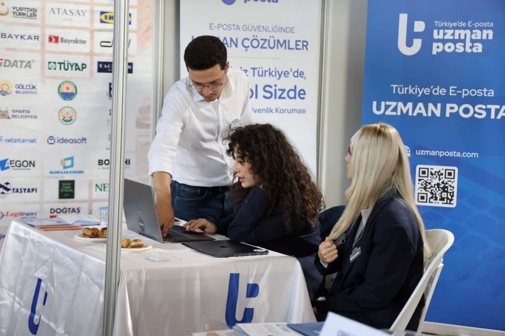 Bilişim Fuarı stantlarına 7’den 70’e yoğun ilgi