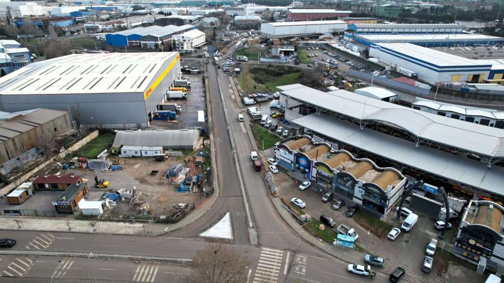 Bir neşter de Ahmet Penbegüllü Bulvarı’na