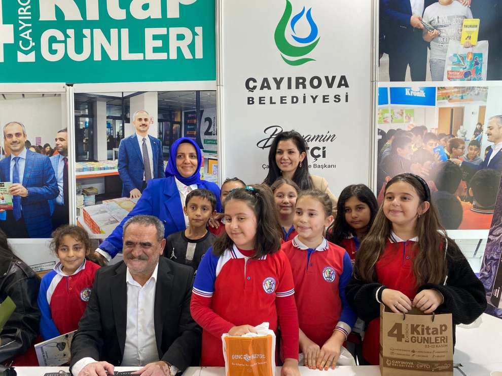 Bu yıl dördüncü kez kapılarını açan Çayırova Kitap Fuarında Gazeteci- Yazar Ercan Sarıçam, Malta Gezgini kitabını imzaladı, okurlarla bir araya geldi.