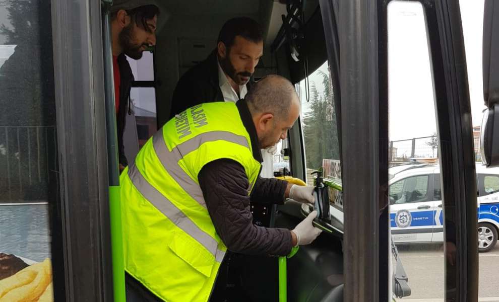 Büyükşehir, kooperatiflere el dezenfeksiyonu ve maske dağıttı