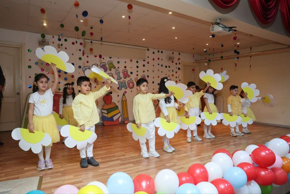 Çayırovalı öğrenciler karne heyecanı yaşadı