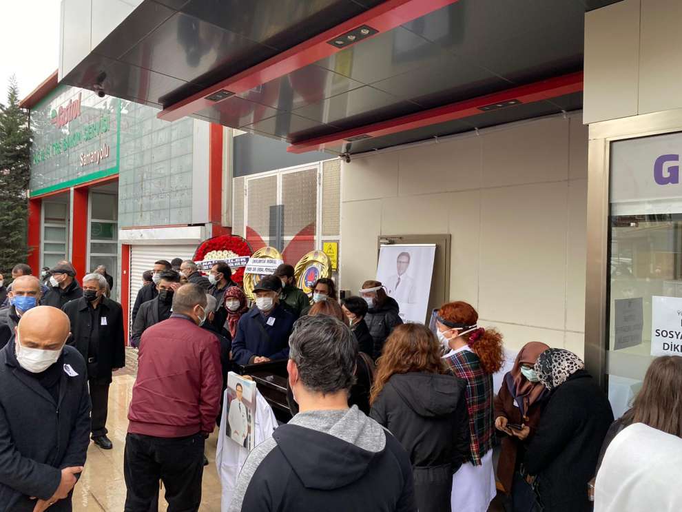 Çetinkaya, ilçe protokolünün da hazır bulunduğu törenle son yolculuğuna uğurlandı.