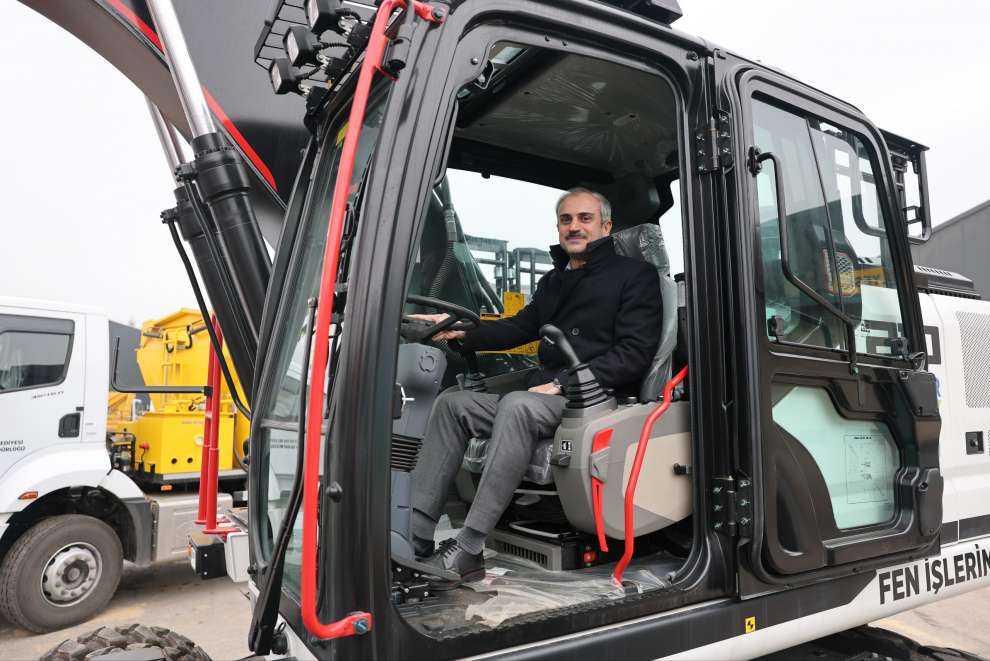 Çiftçi, “İş makineleri filomuzu güçlendirmeye devam ediyoruz”