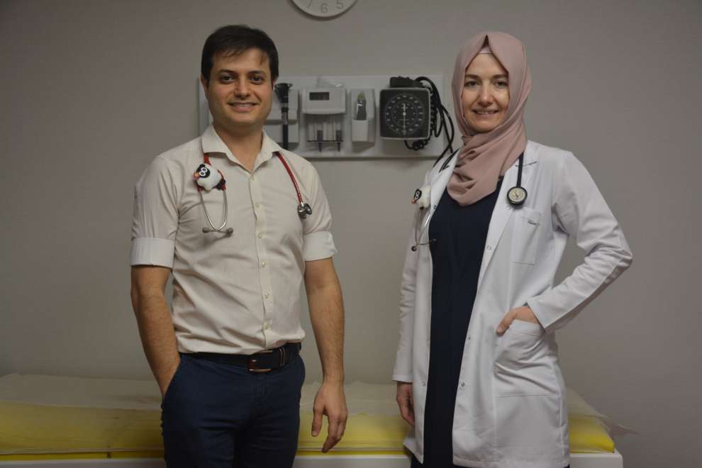 Çocuk Doktoru Harun Kaçar meslektaş eşi Çocuk Doktoru Şükran Aslan Kaçar