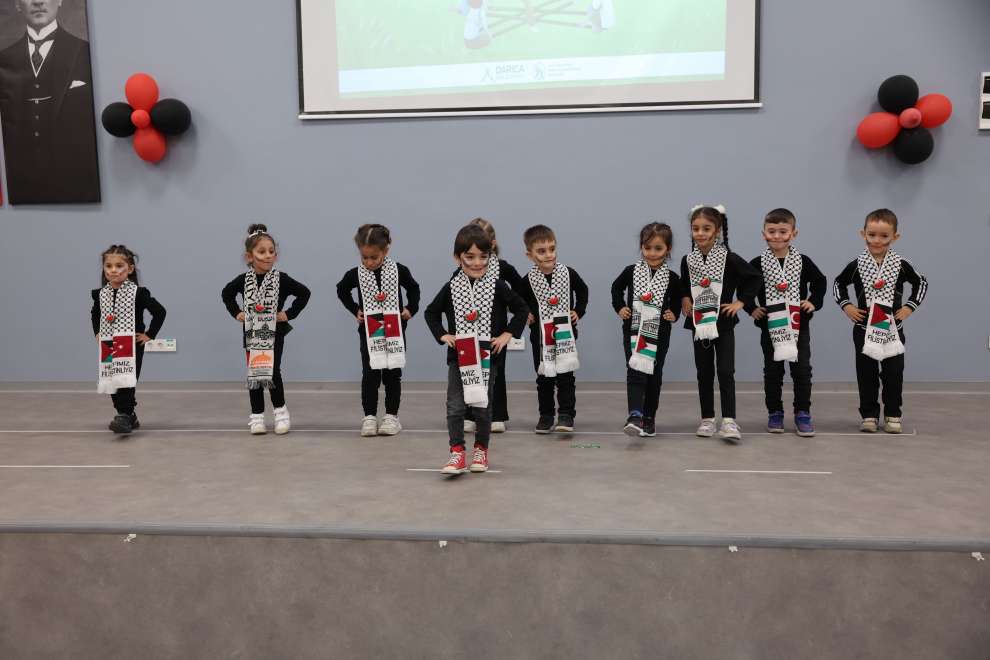 Darıcalı çocuklar Gazze için sahneye çıktı