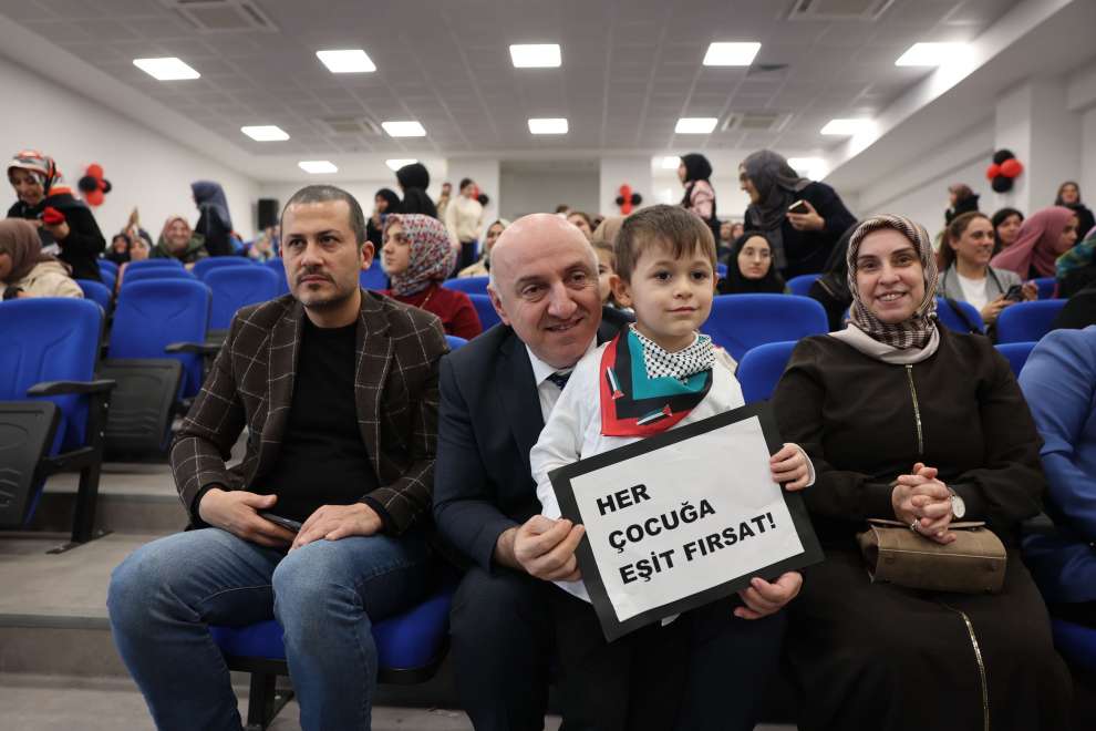 Darıcalı çocuklar Gazze için sahneye çıktı