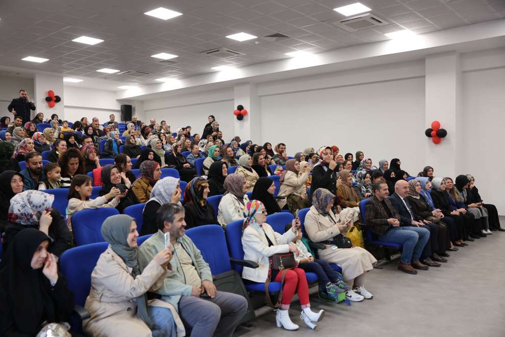 Darıcalı çocuklar Gazze için sahneye çıktı