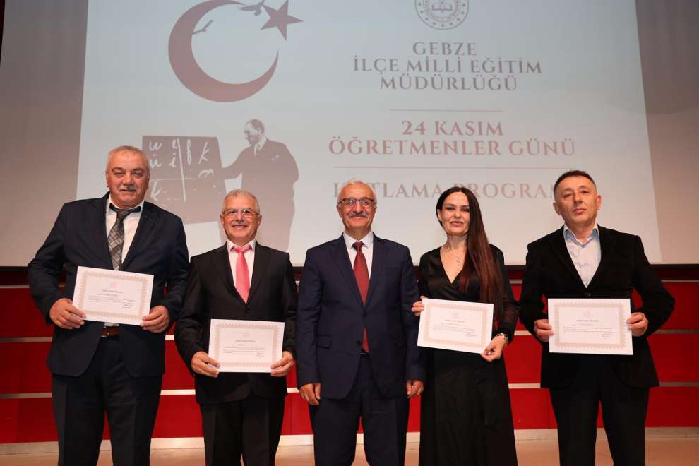 GEBZE’DE ÖĞRETMENLER GÜNÜ COŞKUSU