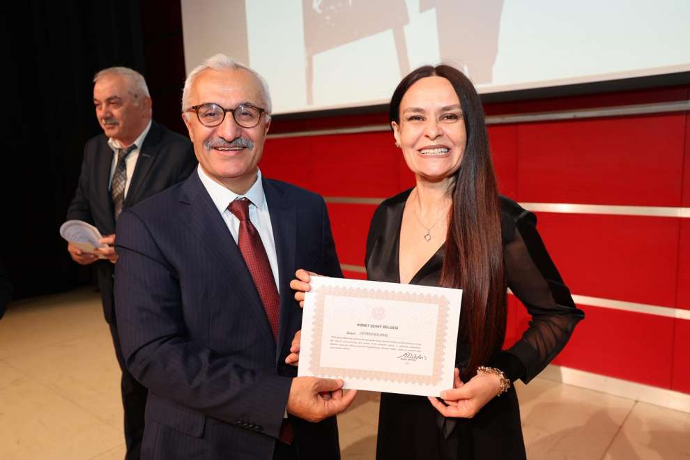 GEBZE’DE ÖĞRETMENLER GÜNÜ COŞKUSU