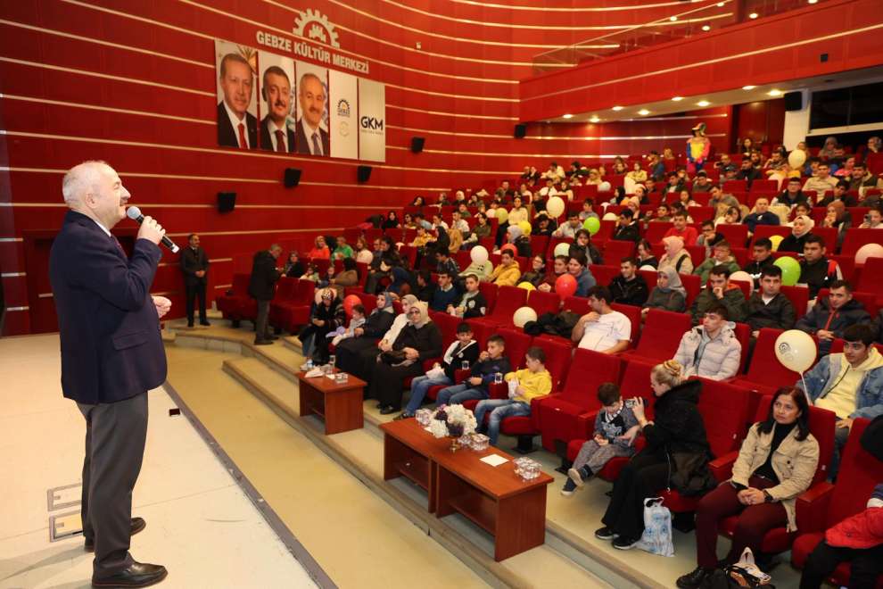 Gebze'de özel çocuklar için sinema etkinliği