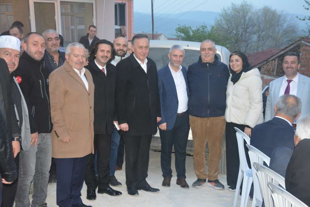 Gebzeli İş Adamı Mehmet Başaran, Kadir Gecesi bin kişilik iftar verdi.