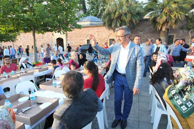 Gebzeliler büyük iftarda meydanda buluştu