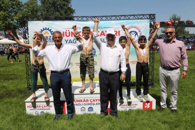 Hünkar Çayırı’nda başpehlivan Recep Kara