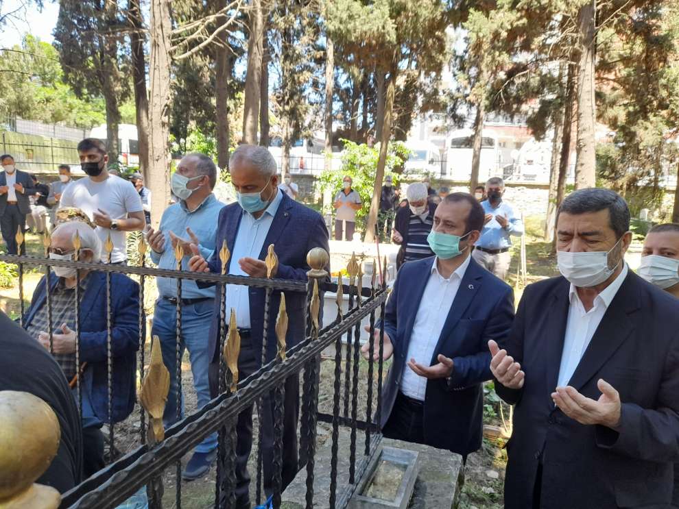 Mehmet Başaran'ın dün Hakk'ka yürüyen annesi Fatma Meliha Başaran (84) , bugün gözyaşları ve dualar eşliğinde son yolculuğuna uğurlandı.