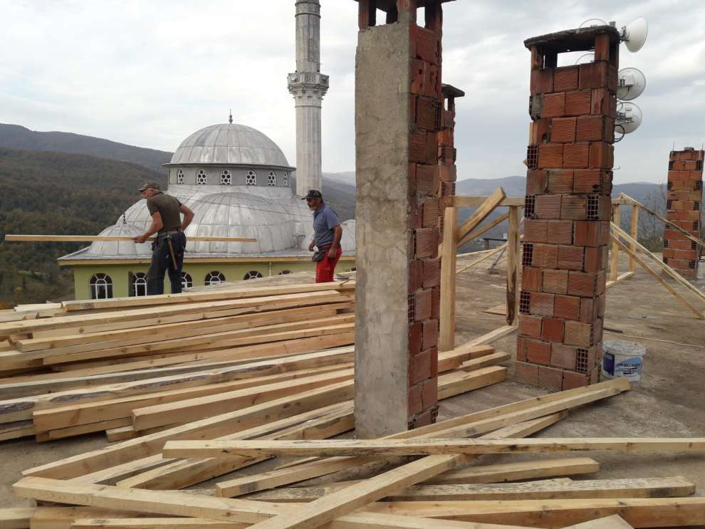 Nüzhetiye Köy Konağı’nın çatısı onarıldı
