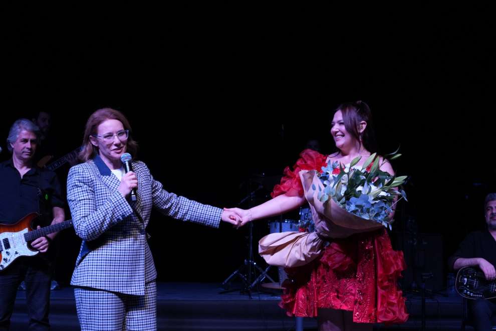 Öğretmenlere müzik ziyafetiyle 24 Kasım teşekkürü