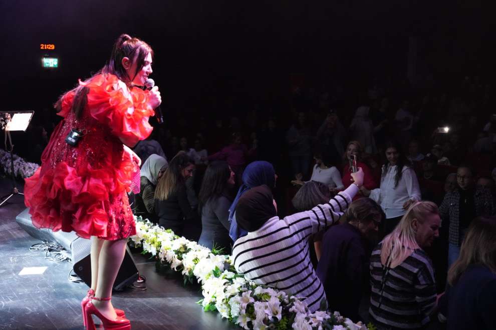 Öğretmenlere müzik ziyafetiyle 24 Kasım teşekkürü