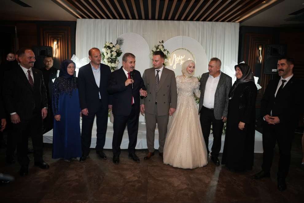 Özdemir–Memiş Çiftine Destici’den Sürpriz Tebrik