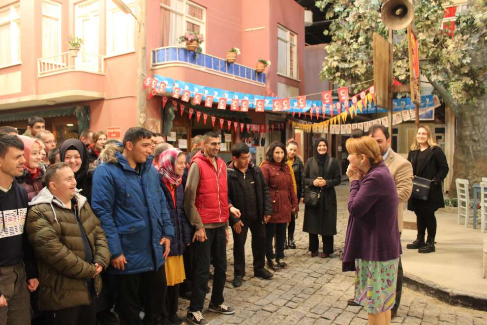 Özel öğrenciler ‘Seksenler’ dizi setinde