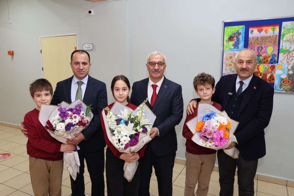 Sultan Ayhan İlkokulu’nda Yarıyıl Karneleri Dağıtıldı