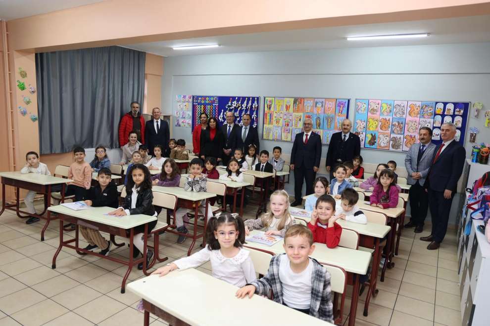 Sultan Ayhan İlkokulu’nda Yarıyıl Karneleri Dağıtıldı