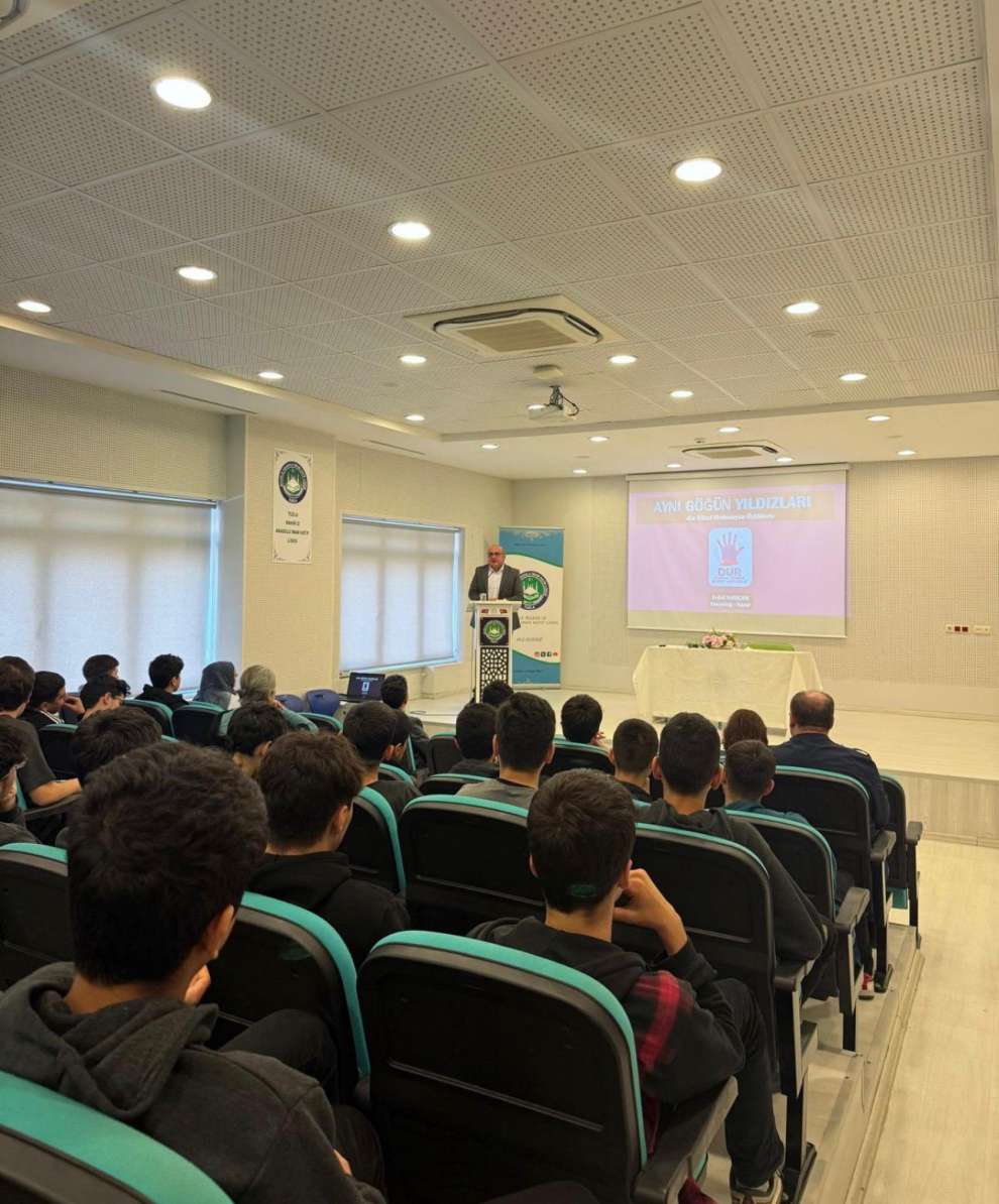 Ünlü Sosyolog Erdal Sarıçam , erkek öğrencilere '' Kadını '' anlattı