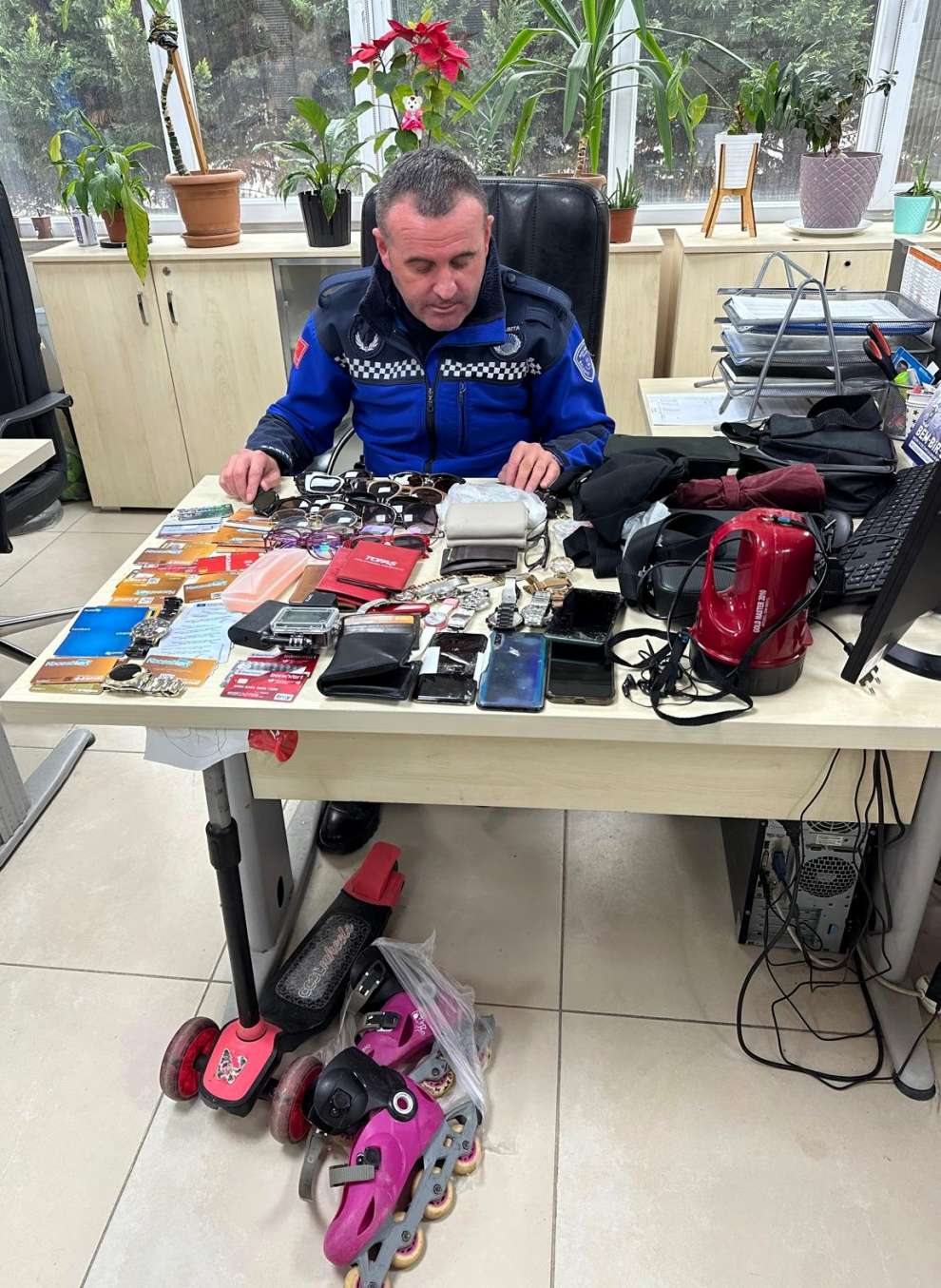 Unutulan eşyalar Büyükşehir Zabıtası ile güvende