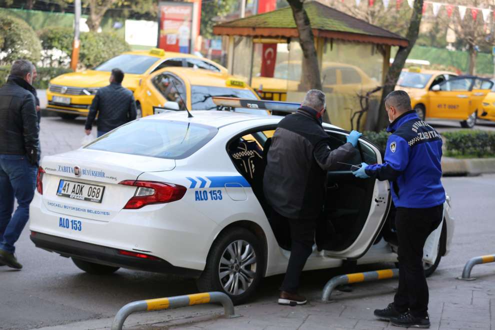 Zabıta, 65 yaş üstü vatandaşları evlerine yönlendirdi