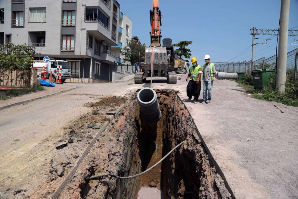 İSU, Körfez ilçesi Fatih ve Güney mahallelerinin içmesuyu, kanalizasyon ve yağmursuyu altyapı eksiklerini gidermek için çalışmalara başladı.