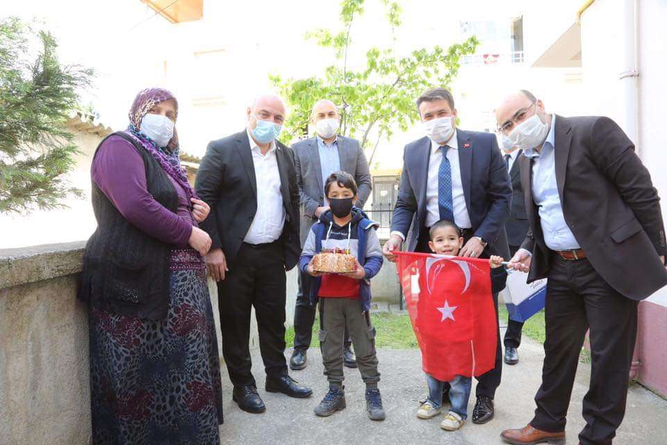 İlçe Başkanı Ufuk Acay,AK Parti Darıca'da herkese dokundu.