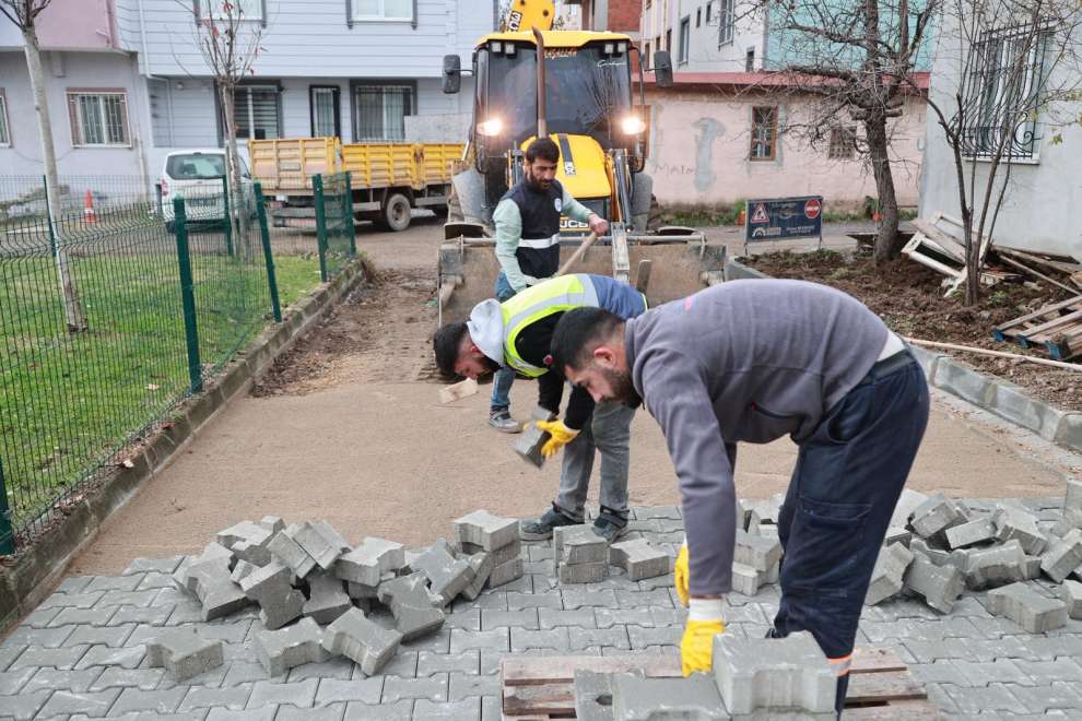 İstasyon Mahallesi 1405/2 Sokak’ta Parke Serimi Çalışması