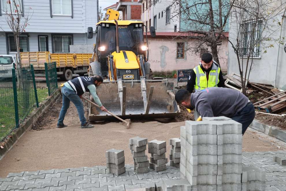 İstasyon Mahallesi 1405/2 Sokak’ta Parke Serimi Çalışması