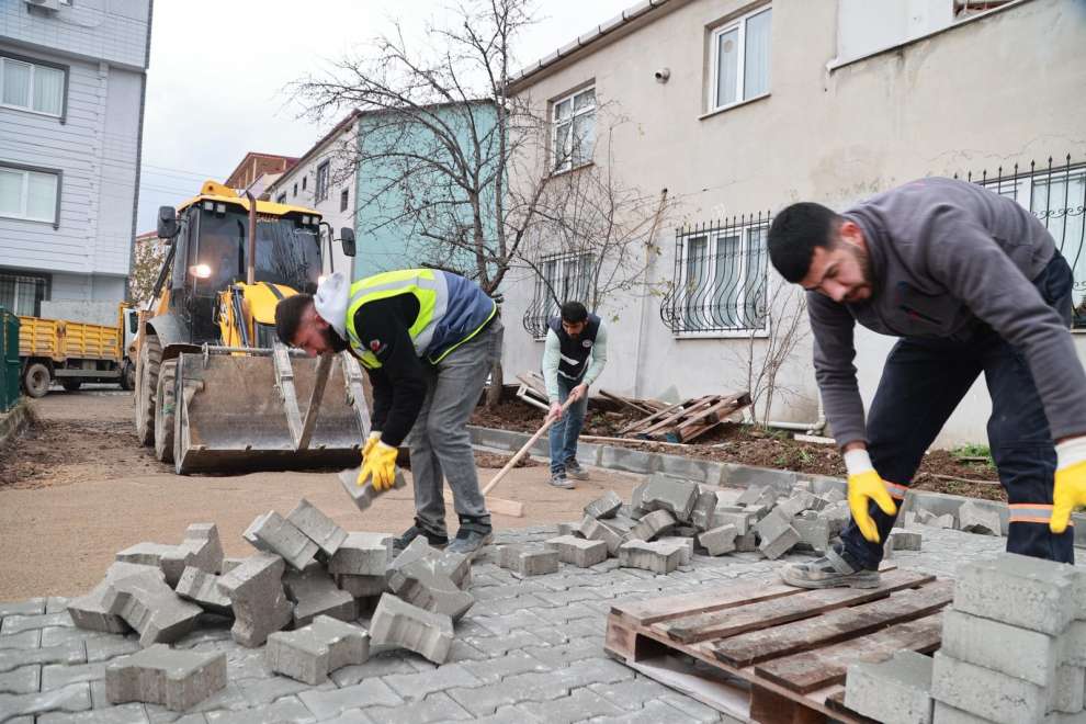 İstasyon Mahallesi 1405/2 Sokak’ta Parke Serimi Çalışması