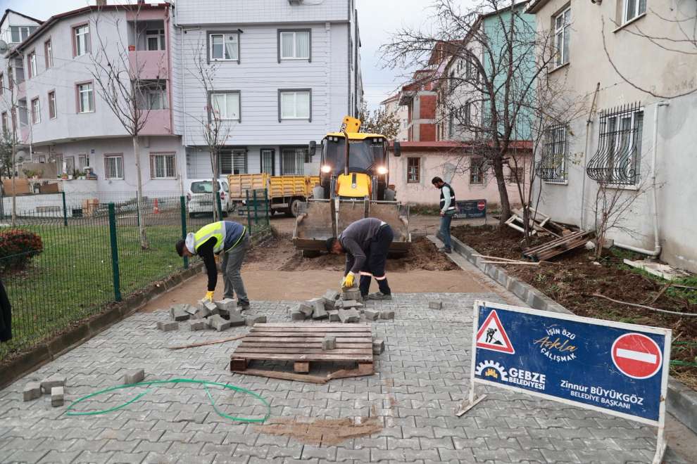 İstasyon Mahallesi 1405/2 Sokak’ta Parke Serimi Çalışması