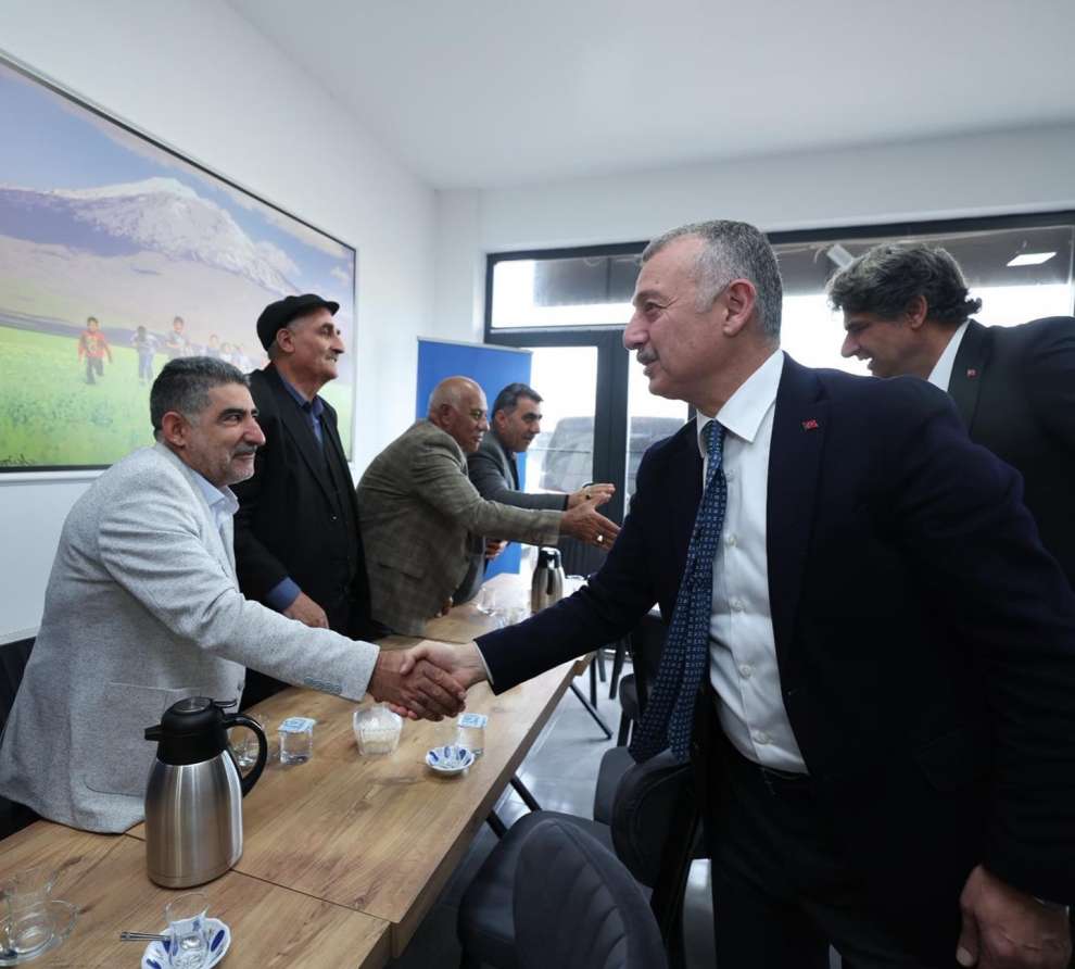 Başkan Büyükakın, Ağrılılarla bir araya geldi